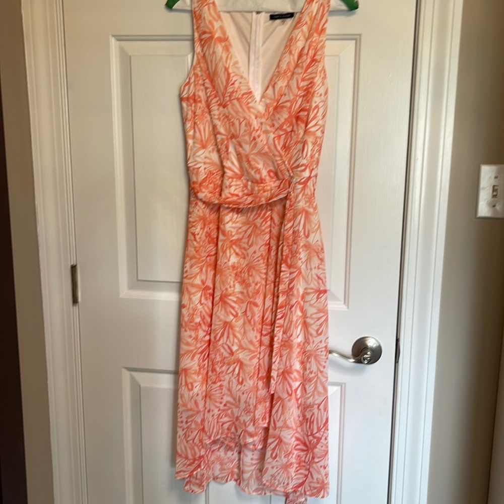 Tommy Hilfiger lined summer dress with slight hi-lo bottom.